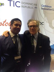 Osvaldo Larancuent y Luis Almagro en el cierre del evento TIC Americas 2016.