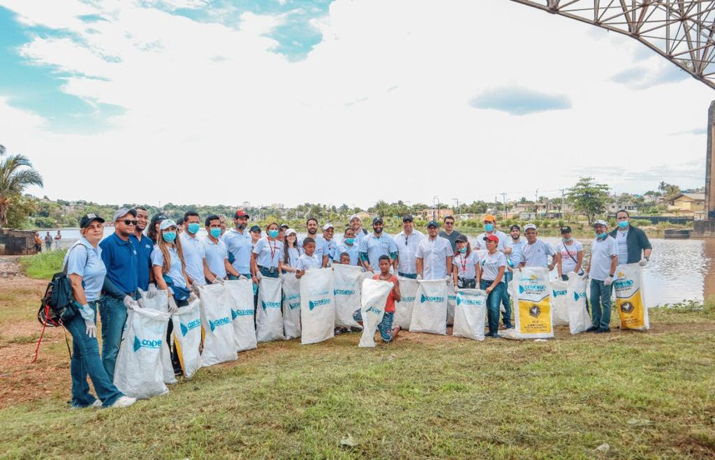 Entidad ecologista realiza jornada de limpieza en el río Ozama