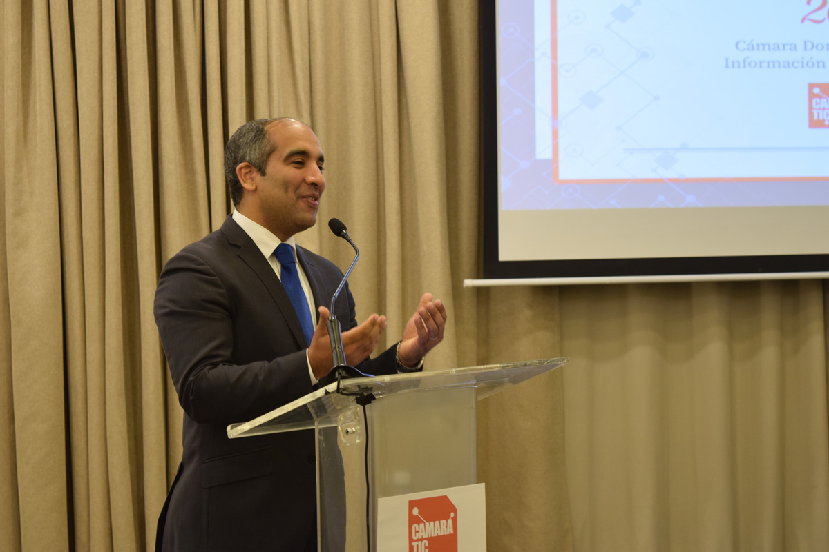 Juramentan nueva directiva para el período 2018-2020.